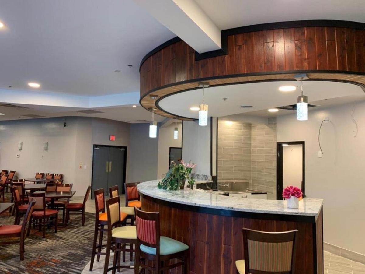 Ramada By Wyndham Gainesville Exterior photo